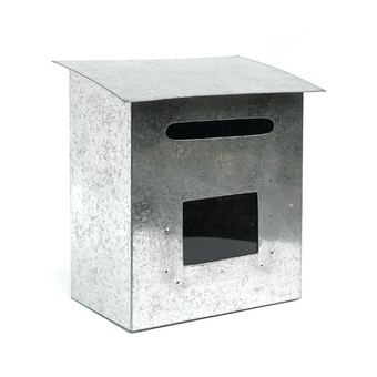 Tinhometoy Post Box ตู้ไปรษณีย์ สังกะสี - คุณสมบัติ TINHOMETOY Post Box ขนาด 26x20x16 cm. ตู้ไปรษณีย์ มีฝาเปิดด้านบน มีรูทำหรับเกี่ยวกับน๊อตหรือใช้ลวดมัดด้านหลัง วัสดุทำจากเหล็กเคลือบกัลวาไนซ์ (กันสนิมได้หากไม่โดนน้ำตลอดเวลา)สีเงิน