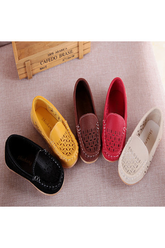I67 Casual Kid Breathable Hollow Mesh Peas Shoes Summer PU Flat Girls Boys Shoes Color Beige - Intl