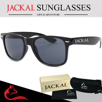 JACKAL แว่นตากันแดด SUNGLASSES รุ่น TRAVELLER JS001 (Premium Black Frame /Smoke Lens) ฟรี 1x ผ้าเช็ดไมโครไฟเบอร์ JACKAL 1x กล่องแว่นตาคุณภาพสูง JACKAL