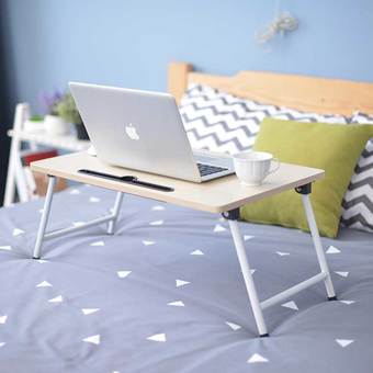 Mylazydesk โต๊ะวาง + ที่วาง notebook โต๊ะญี่ปุ่น พับได้ พร้อมช่อง Ipad/Iphone รุ่น Q#1Z สีลายไม้อ่อน ขนาด 60x40x30 cm.