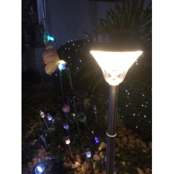 ไฟสนามโซล่าเซลล์ 32 Super LED- เเสงเหลืองวอมไวท์