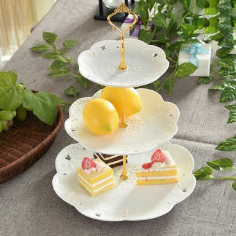 ขนมเค้กยอดจานผลไม้หวานจัดบูธงานจัดการ 3Gold