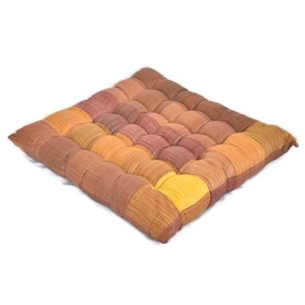 Nanapan Shopเบาะรองนั่ง ลายสก็อต ขนาด48x48ซม.สีน้ำตาล